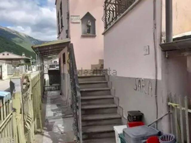 Casa in vendita a Borgorose, Lazio