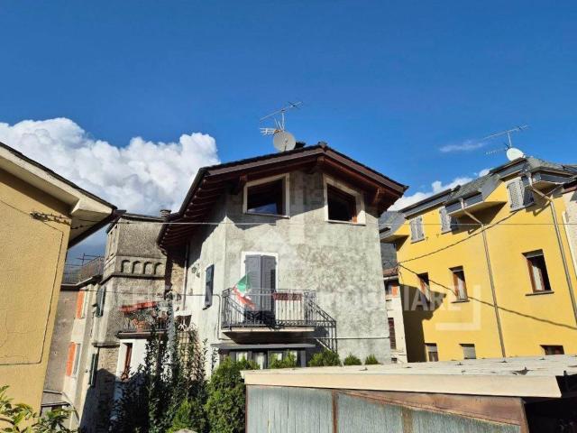 Casa in vendita a Talamona, Lombardia