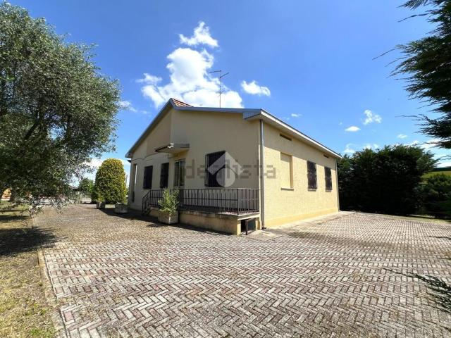 Casa in vendita a Unione Comuni Modenesi Area Nord, Mirandola