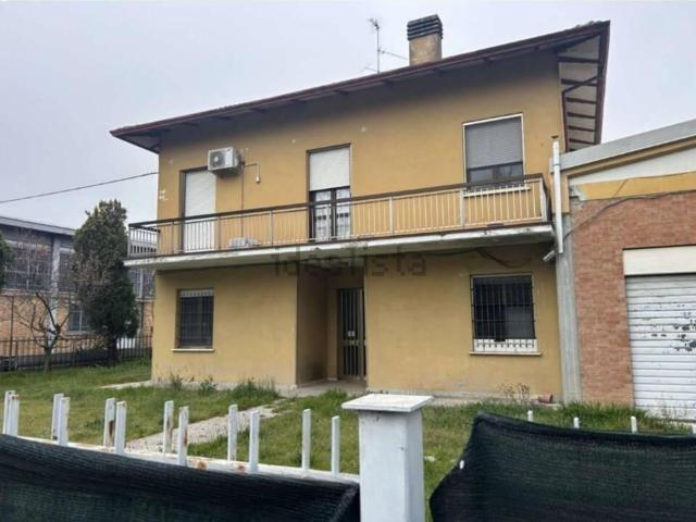 Casa in vendita a Unione Comuni Modenesi Area Nord, Mirandola
