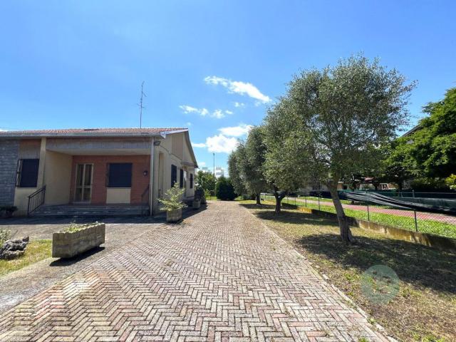 Casa in vendita a Unione Comuni Modenesi Area Nord, Mirandola
