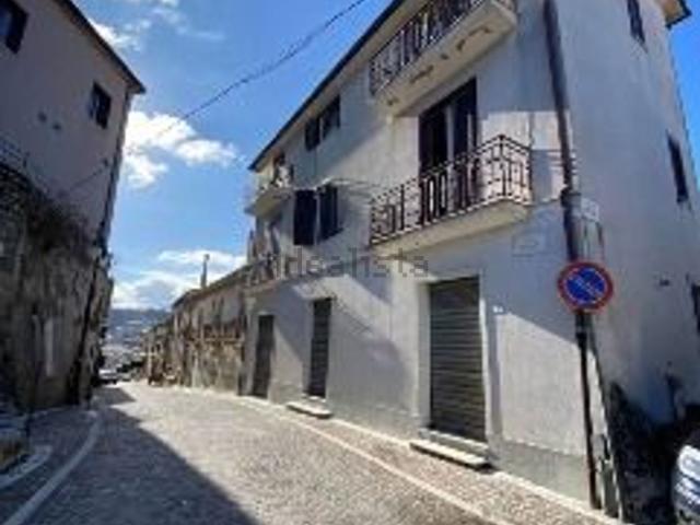 Casa in vendita a Montemarano, Campania