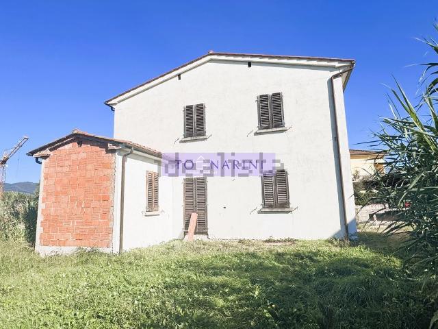 Casa in vendita a Larciano, Castelmartini