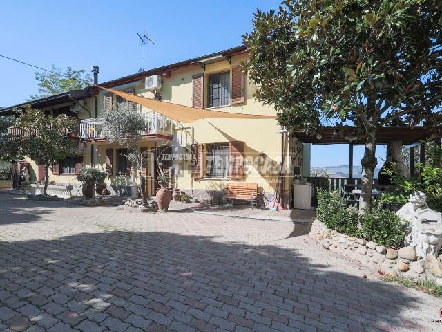Casa in vendita a Unione di Comuni della Romagna Forlivese, Quattro