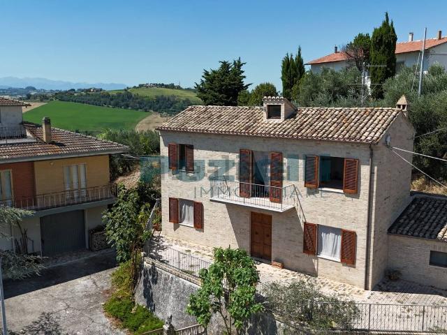 Casa in vendita a Marche, Fermo