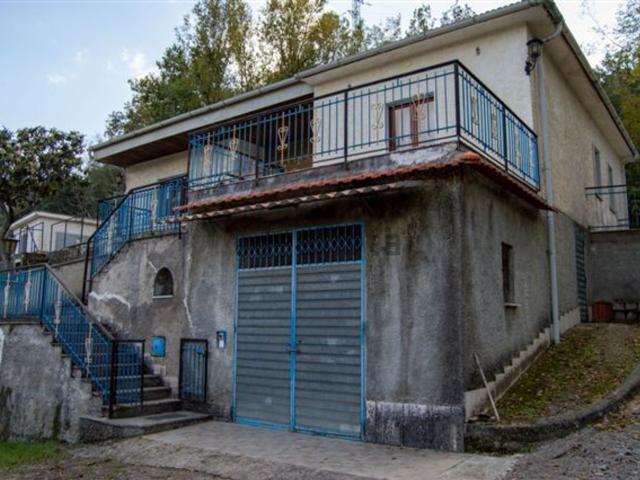 Casa in vendita a Lustra, Campania