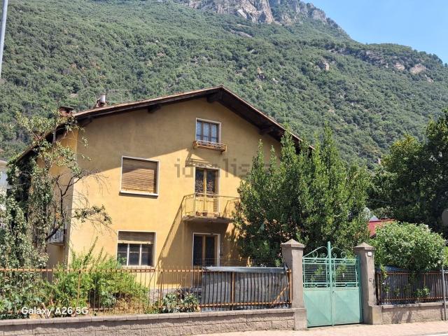 Casa in vendita a Donnas, Aosta