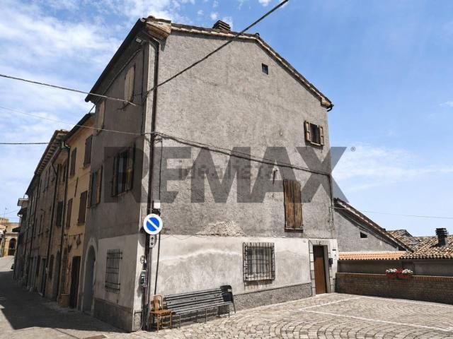 Casa in vendita a Mondaino, Rimini