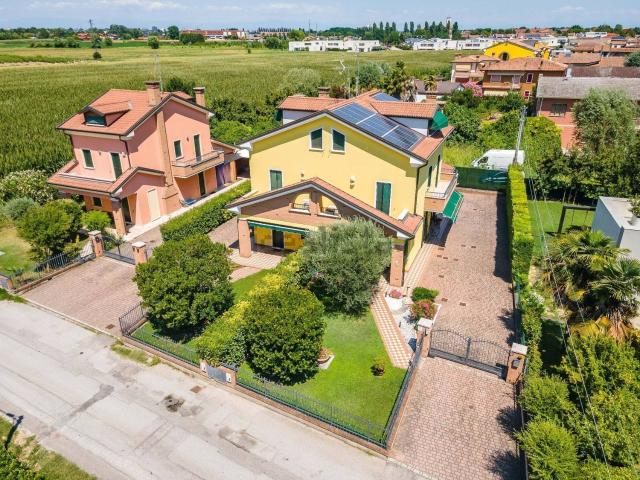 Casa in vendita a Legnaro, Padova