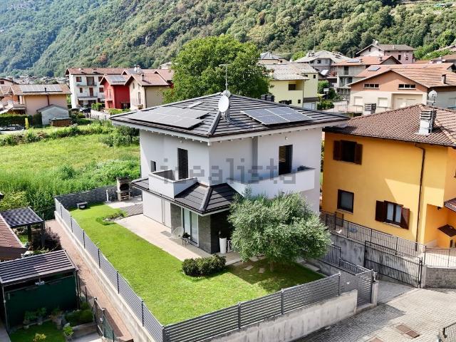 Casa in vendita a Morbegno, Lombardia
