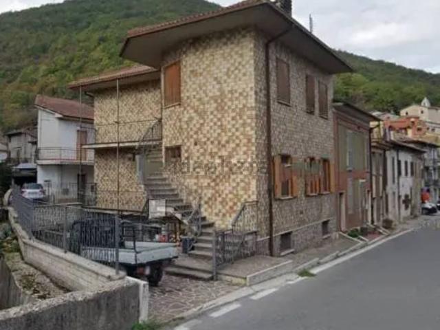 Casa in vendita a Rieti, Lazio
