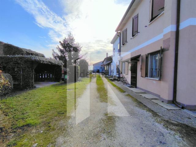 Casa in vendita a Ostiglia, Lombardia