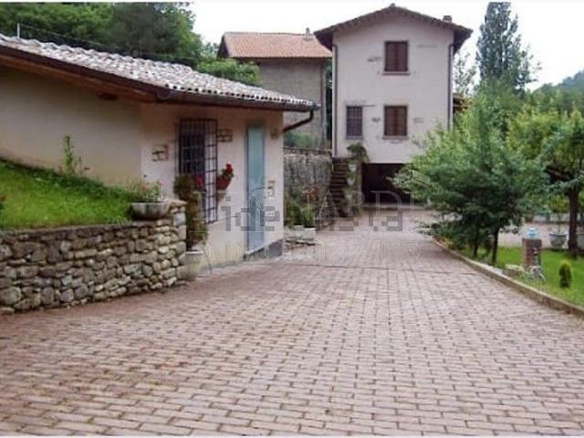 Casa in vendita a La Montagna, Sansepolcro