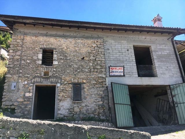 Casa in vendita a Pereto, Abruzzo
