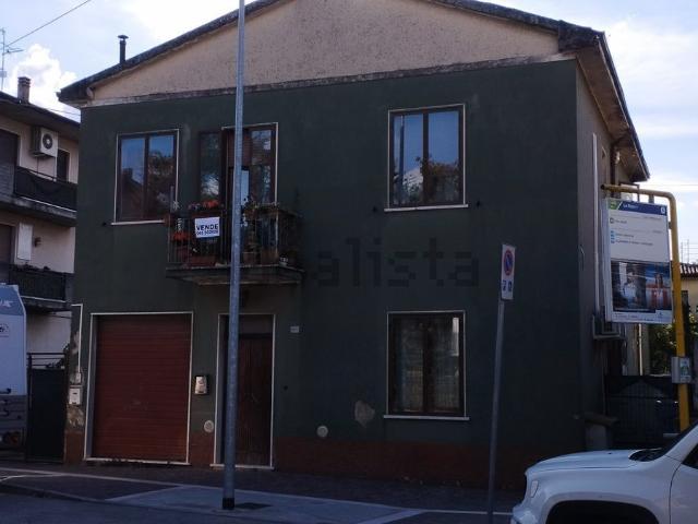 Casa in vendita a Castel d'Azzano, Verona