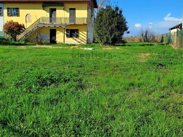 Casa in vendita a Piemonte, Novara