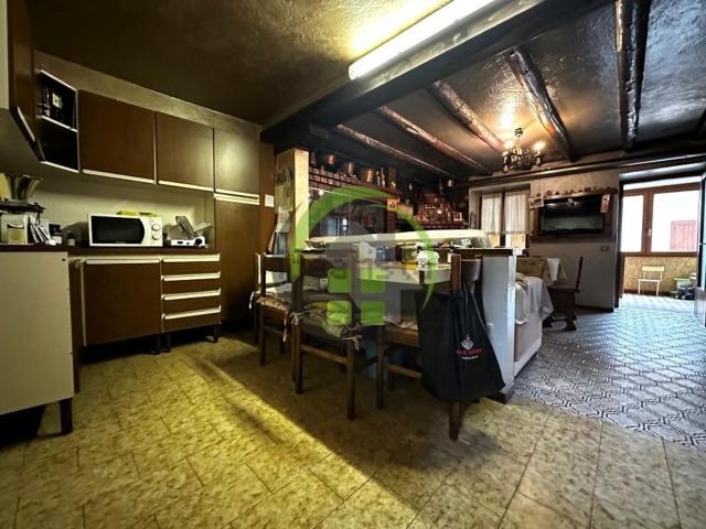 Casa in vendita a Gazzaniga, Lombardia