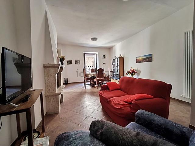 Casa in vendita a Baschi, Umbria