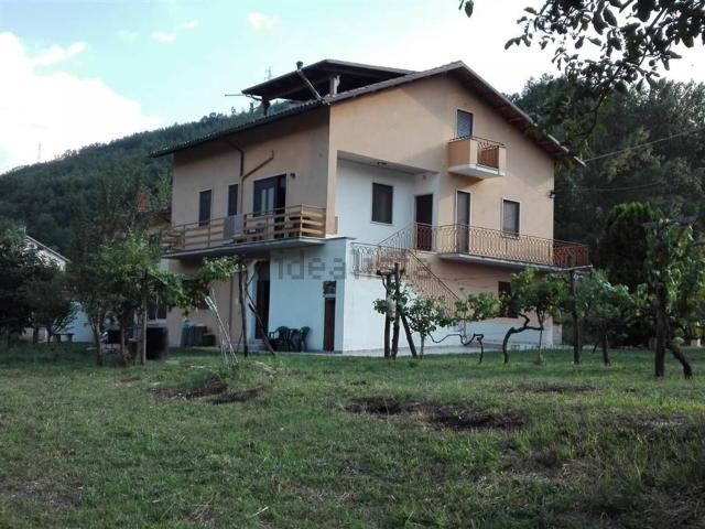 Casa in vendita a Civitella Roveto, Abruzzo