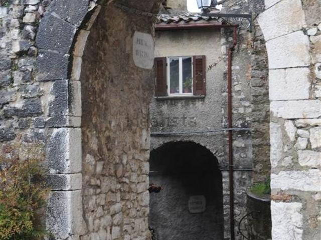 Casa in vendita a Labro, Lazio