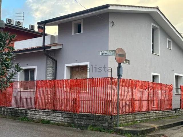 Casa in vendita a Ponte Buggianese, Borghino