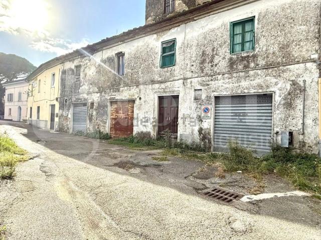 Casa in vendita a Pontedera, Toscana