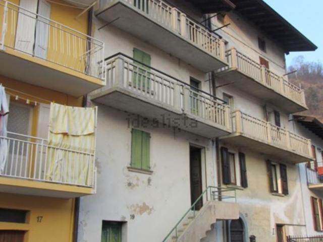 Casa in vendita a Comunità Montana della Valle Brembana, Zogno