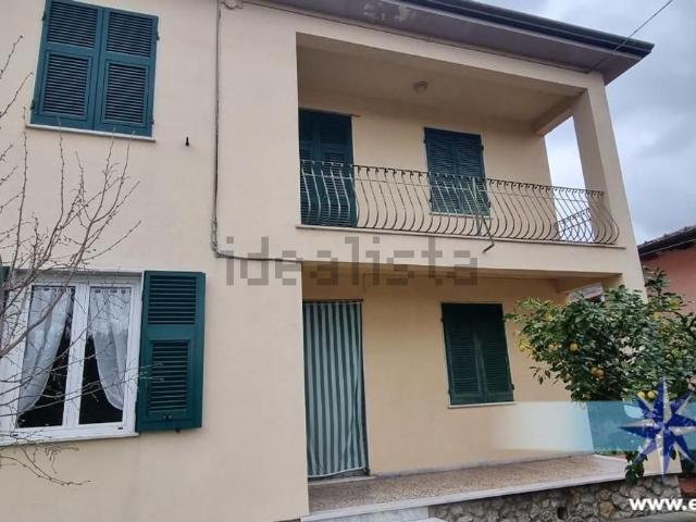 Casa in vendita a Marina Di Massa, Toscana