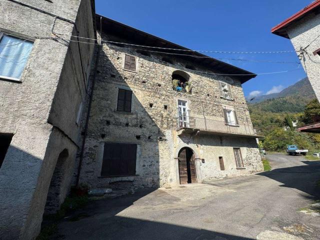 Casa in vendita a Berbenno Di Valtellina, Lombardia