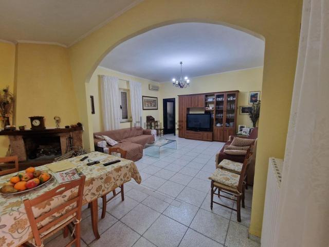 Casa in vendita a Montecalvo Irpino, Campania