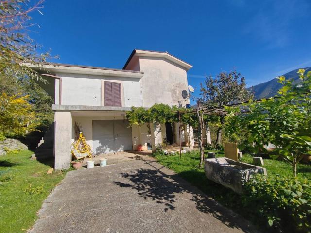 Casa in vendita a Vallecorsa, Lazio