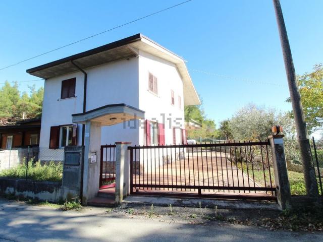 Casa in vendita a Campli, Abruzzo
