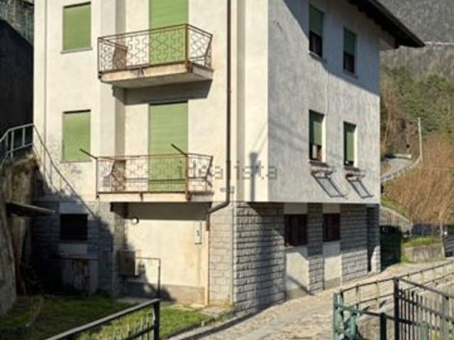 Casa in vendita a Mugnè, Varzo