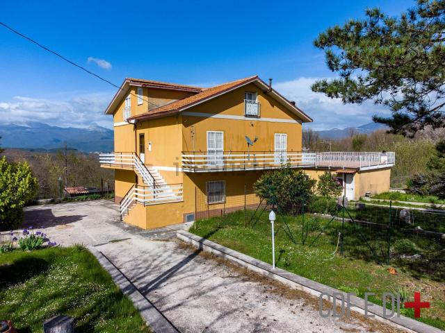 Casa in vendita a Campomoro, Rieti