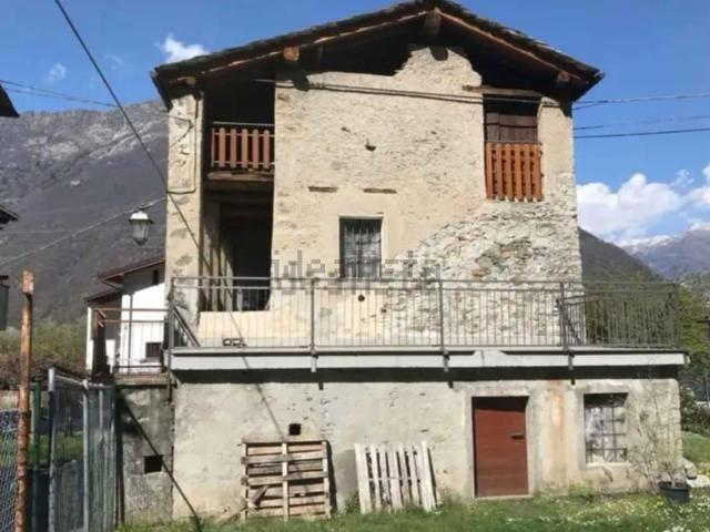 Casa in vendita a Donnas, Aosta