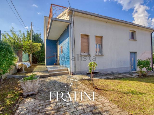 Casa in vendita a Unione dei Comuni della Val Vibrata, Civitella Del Tronto