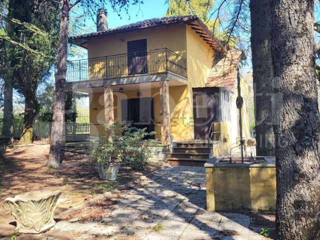 Casa in vendita a Gubbio, Umbria