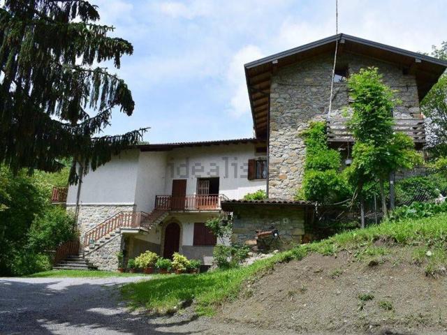 Casa in vendita a Comunità Montana della Valle Brembana, Dossena