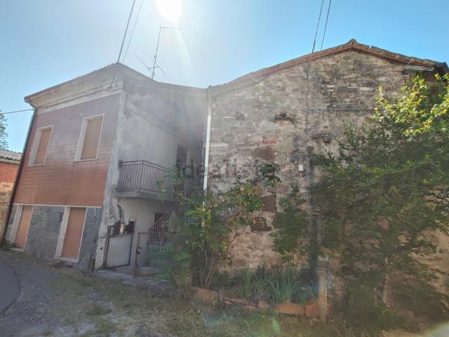 Casa in vendita a Alta Val Tidone, Nibbiano