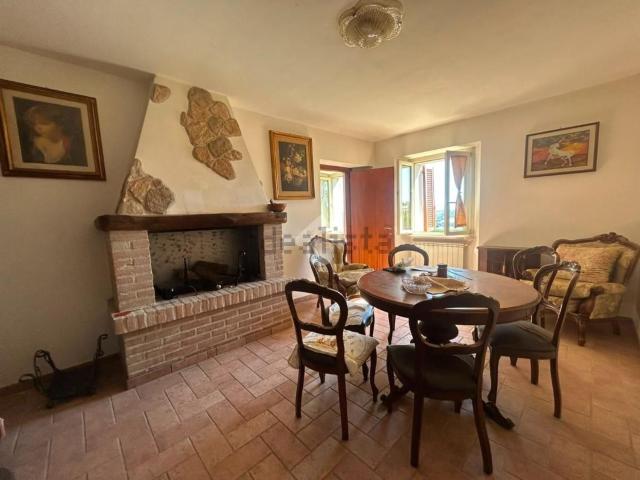 Casa in vendita a Colpetrazzo, Umbria