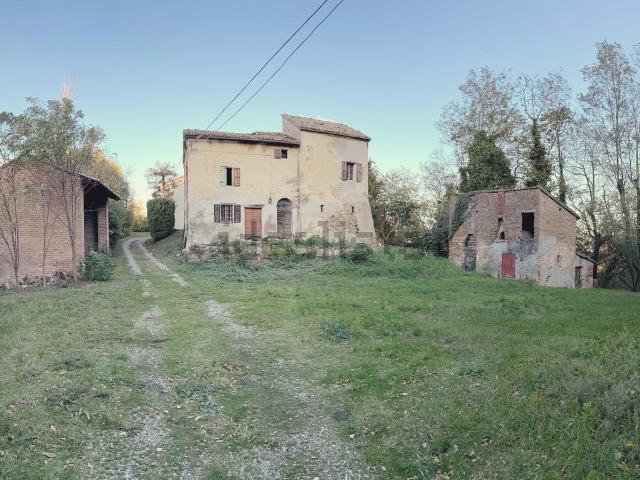 Casa in vendita a Santa Lucia, Varano Dei Marchesi