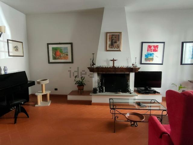 Casa in vendita a Mezzana, Prato