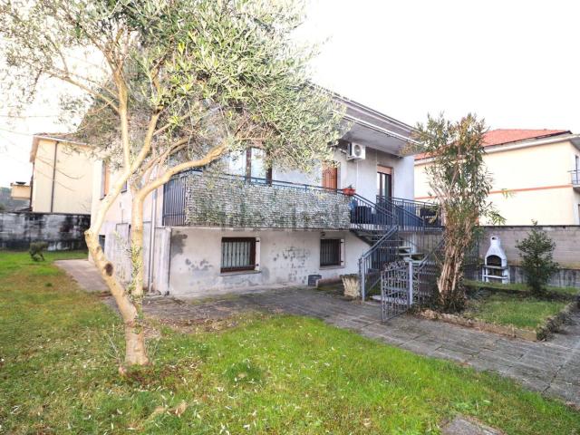 Casa in vendita a Villaggio del Sole, Limbiate