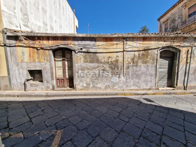 Casa in vendita a Giarre, Sicilia