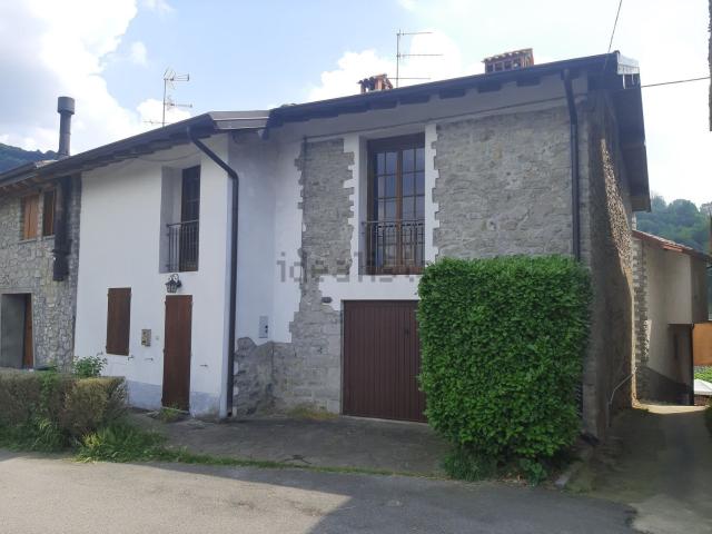 Casa in vendita a Comunità Montana della Valle Brembana, Zogno