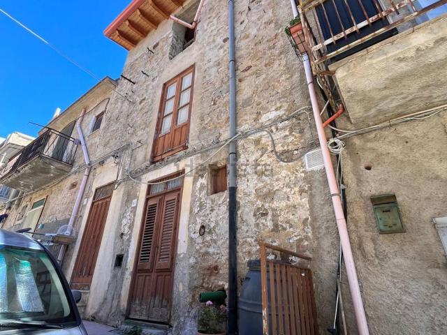 Casa in vendita a Cerda, Sicilia