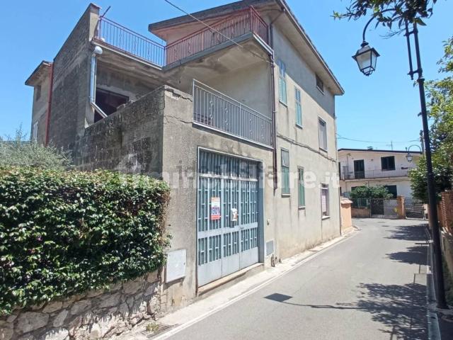 Casa in vendita a Moiano, Campania