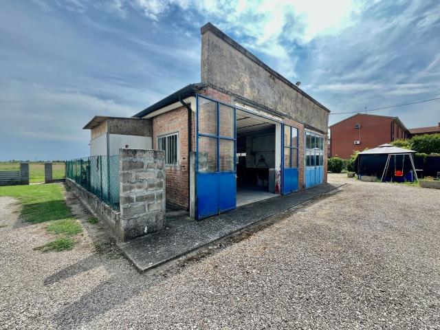 Casa in vendita a Ferrara, Reggio Emilia