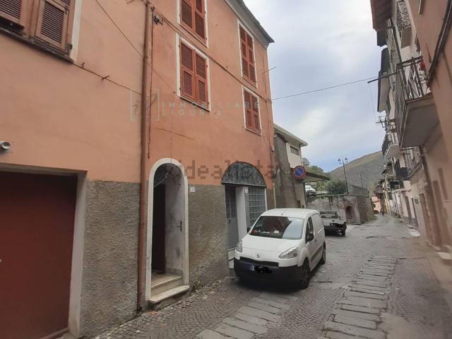 Casa in vendita a Pieve Di Teco, Liguria