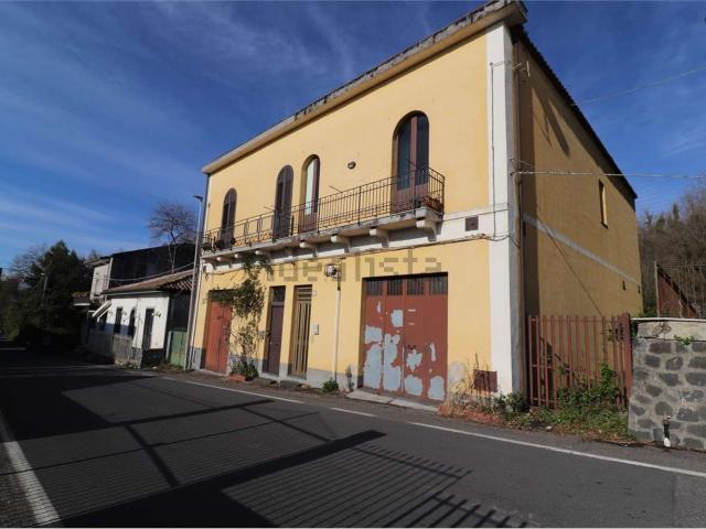 Casa in vendita a Milo, Sicilia